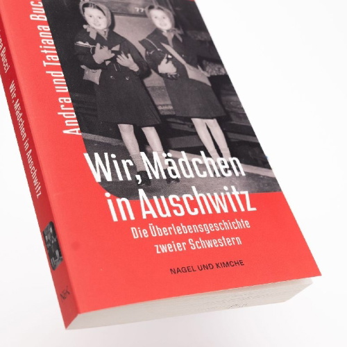 Buchcover und Innenansicht für das Buch: Noi, bambine ad Auschwitz
