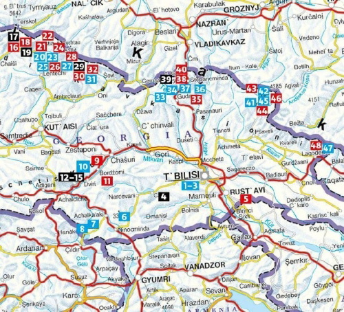 Buchcover und Innenansicht für das Buch: ROTHER Wanderführer Georgien. 48 Touren im Kleinen und Großen Kaukasus und rund um Tbilissi