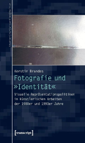 Buchcover und Innenansicht für das Buch: Fotografie und 'Identität'