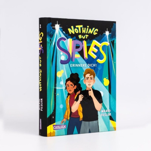 Buchcover und Innenansicht für das Buch: Nothing but Spies 2: Erinnere dich!