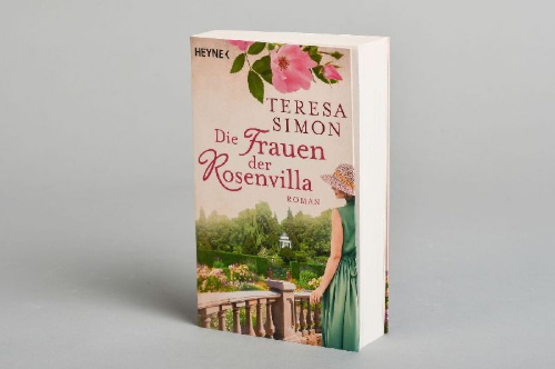 Buchcover und Innenansicht für das Buch: Die Frauen der Rosenvilla