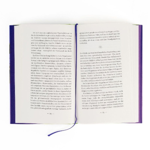 Buchcover und Innenansicht für das Buch: Brombeerblaue Tage