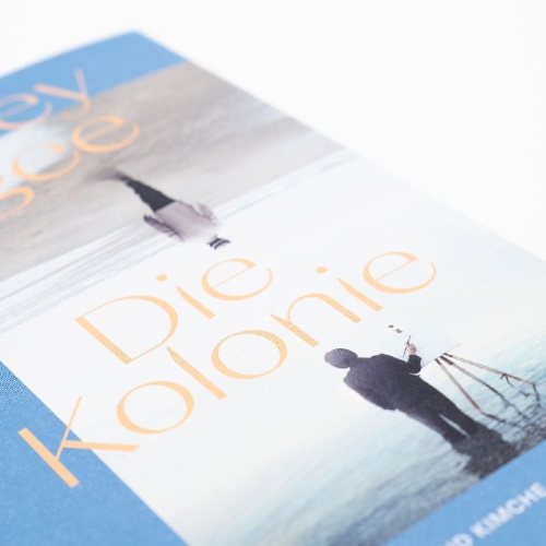 Buchcover und Innenansicht für das Buch: The Colony