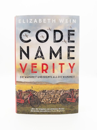 Buchcover und Innenansicht für das Buch: Code Name Verity