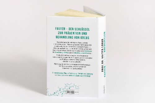 Buchcover und Innenansicht für das Buch: Il cancro a digiuno