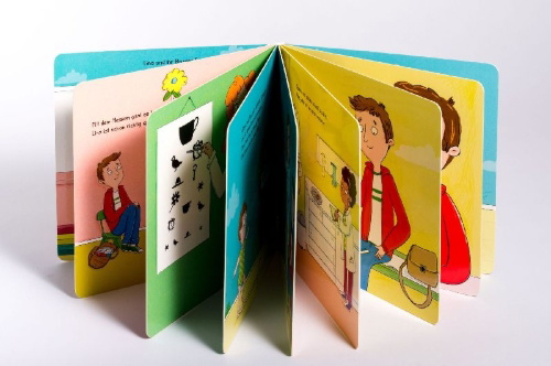 Buchcover und Innenansicht für das Buch: Bei Kinderärztin Dr. Bär, - Ein Arztbesuch ist gar nicht schwer