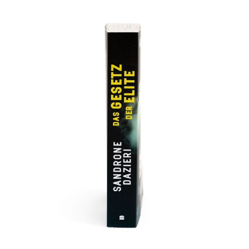 Buchcover und Innenansicht für das Buch: Uccidi i ricchi