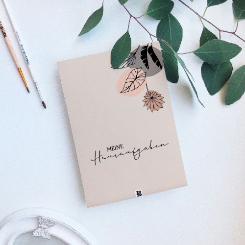 Buchcover und Innenansicht für das Buch: Hausaufgabenheft "leaves lineart"