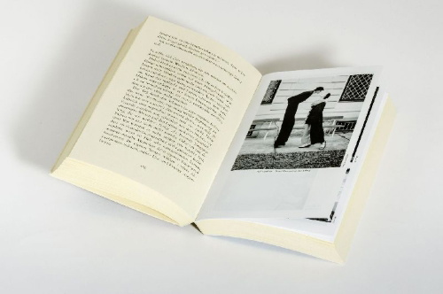 Buchcover und Innenansicht für das Buch: Vier minus drei (Filmausgabe)