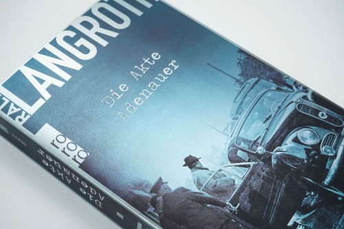 Buchcover und Innenansicht für das Buch: Die Akte Adenauer