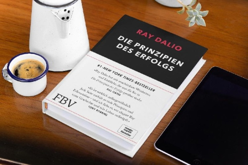 Buchcover und Innenansicht für das Buch: Die Prinzipien des Erfolgs