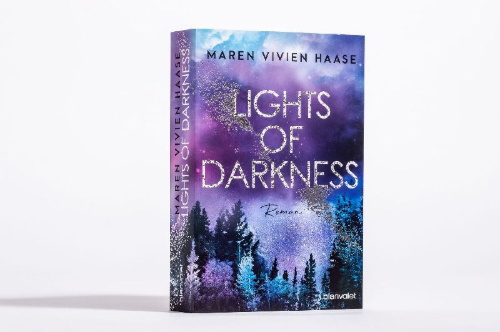 Buchcover und Innenansicht für das Buch: Lights of Darkness