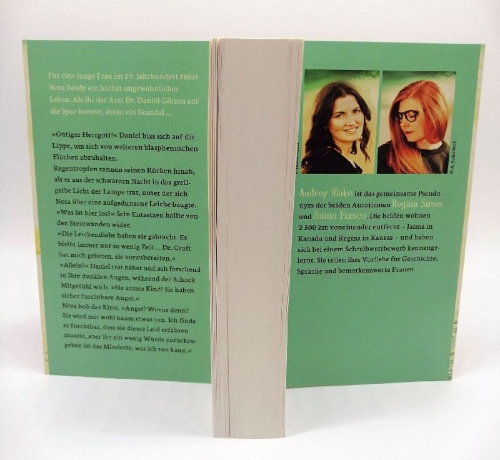 Buchcover und Innenansicht für das Buch: The Girl in his Shadow