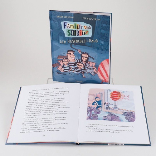 Buchcover und Innenansicht für das Buch: Familjen Knyckertz och födelsedagskuppen