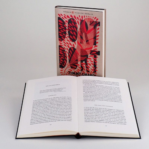 Buchcover und Innenansicht für das Buch: There there