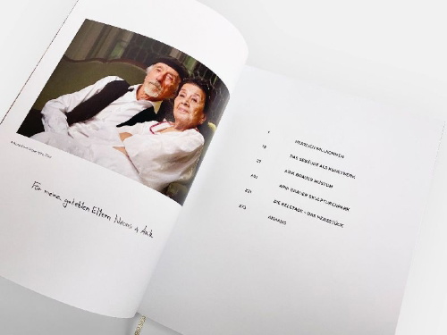 Buchcover und Innenansicht für das Buch: Die Arik Brauer Villa
