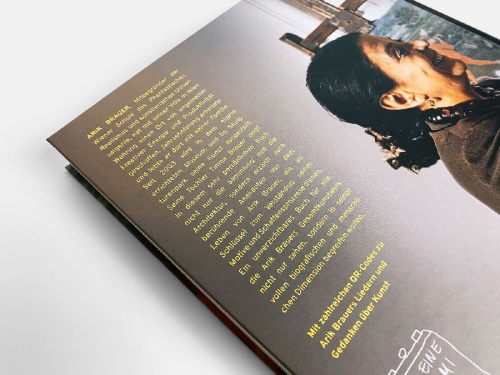 Buchcover und Innenansicht für das Buch: Die Arik Brauer Villa
