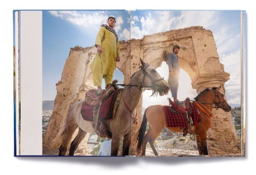 Buchcover und Innenansicht für das Buch: Afghanistan
