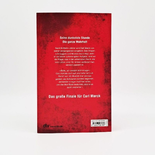 Buchcover und Innenansicht für das Buch: Syv kvadratmeter med lås